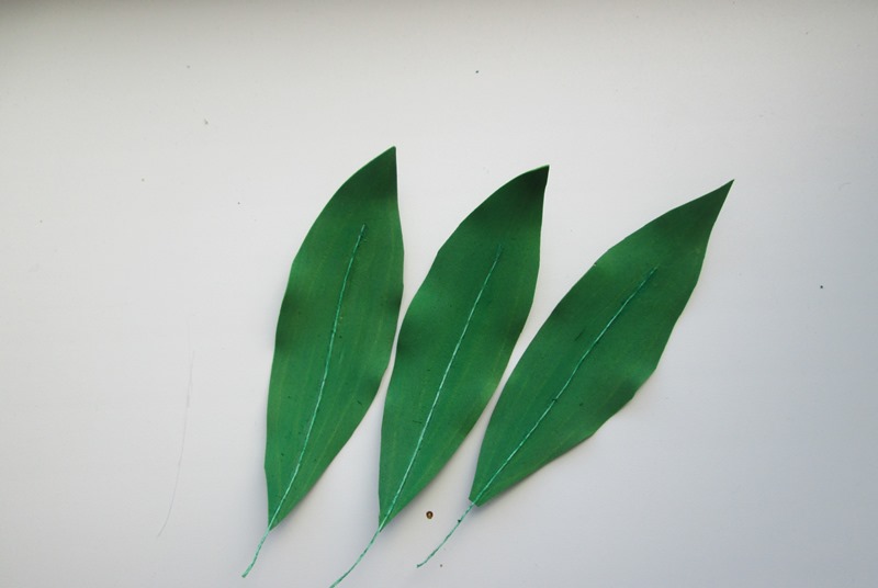 Листья для веточки лилии из фоамирана
