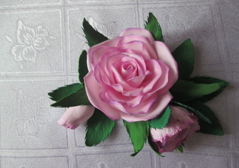Роза из зефирного фоамирана, фото